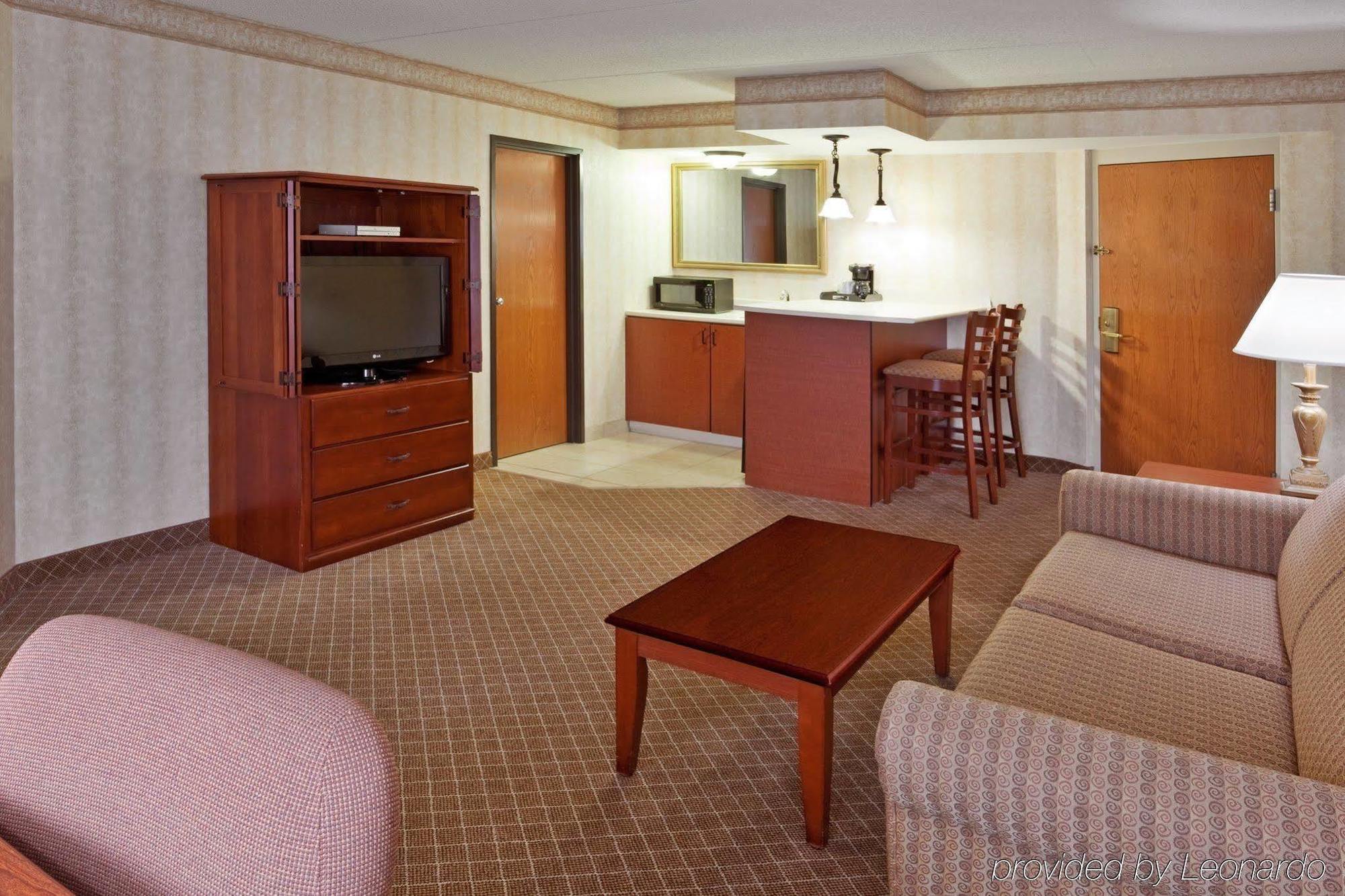 Western Okemos/east Lansing & Hotel 3*